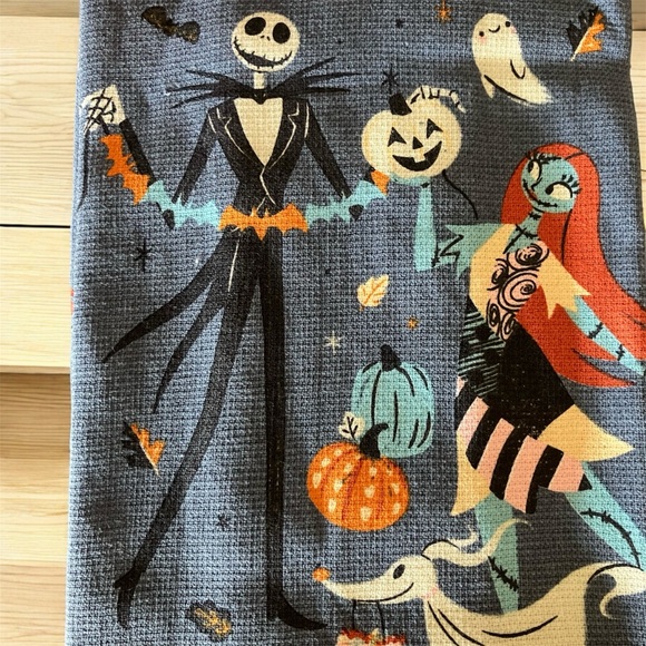 NEW Disney Tim Burton's The Nightmare Before Christmas Set Tea Towels Halloween - Picture 5 of 5
